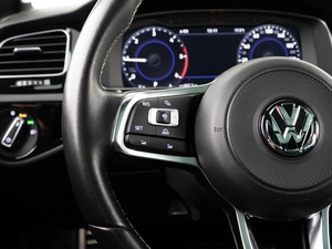 Универсал Volkswagen Golf 2018 года, 1993097 рублей, Москва