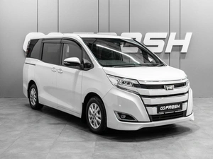 Минивэн Toyota Noah 2018 года, 2530000 рублей, Тюмень