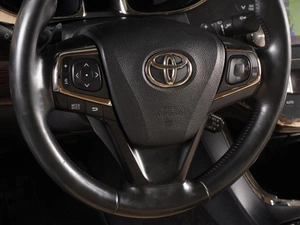 Седан Toyota Avalon 2013 года, 2095000 рублей, Красный Пахарь
