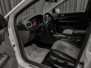 Хетчбэк Ford Focus 2011 года, 700000 рублей, Красноярск