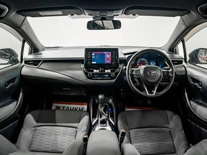 Хетчбэк Toyota Corolla 2020 года, 1900000 рублей, Красноярск
