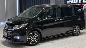 Минивэн Honda Stepwgn Spada 2015 года, 1947000 рублей, Красноярск