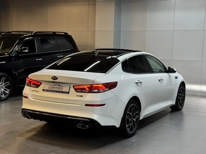 Седан Kia Optima 2018 года, 1997000 рублей, Красноярск