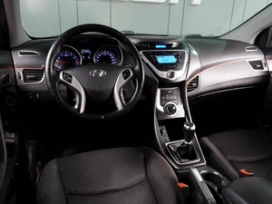 Седан Hyundai Elantra 2011 года, 949000 рублей, Воронеж