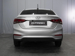 Седан Hyundai Solaris 2019 года, 1330000 рублей, Омск