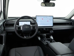 Внедорожник Toyota RAV4 2025 года, 4949050 рублей, Москва