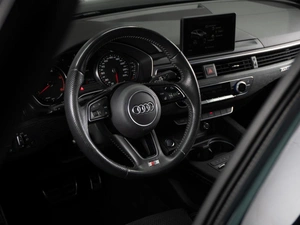 Седан Audi A4 2018 года, 2520000 рублей, Тюмень