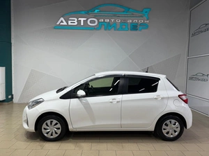 Хетчбэк Toyota Vitz 2018 года, 969000 рублей, Красноярск