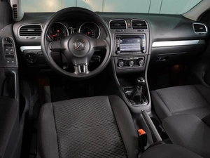 Хетчбэк Volkswagen Golf 2011 года, 749000 рублей, Воронеж