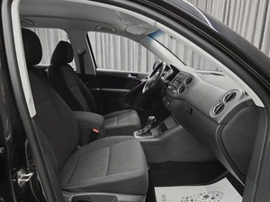 Внедорожник Volkswagen Tiguan 2012 года, 1199000 рублей, Красноярск