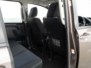 Минивэн Toyota Noah 2017 года, 1738888 рублей, Москва