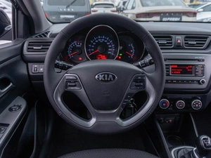 Седан Kia Rio 2016 года, 1099000 рублей, Саратов