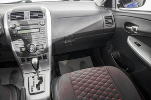Седан Toyota Corolla 2011 года, 1249000 рублей, Барнаул