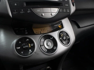 Внедорожник Toyota RAV4 2007 года, 1140000 рублей, Омск