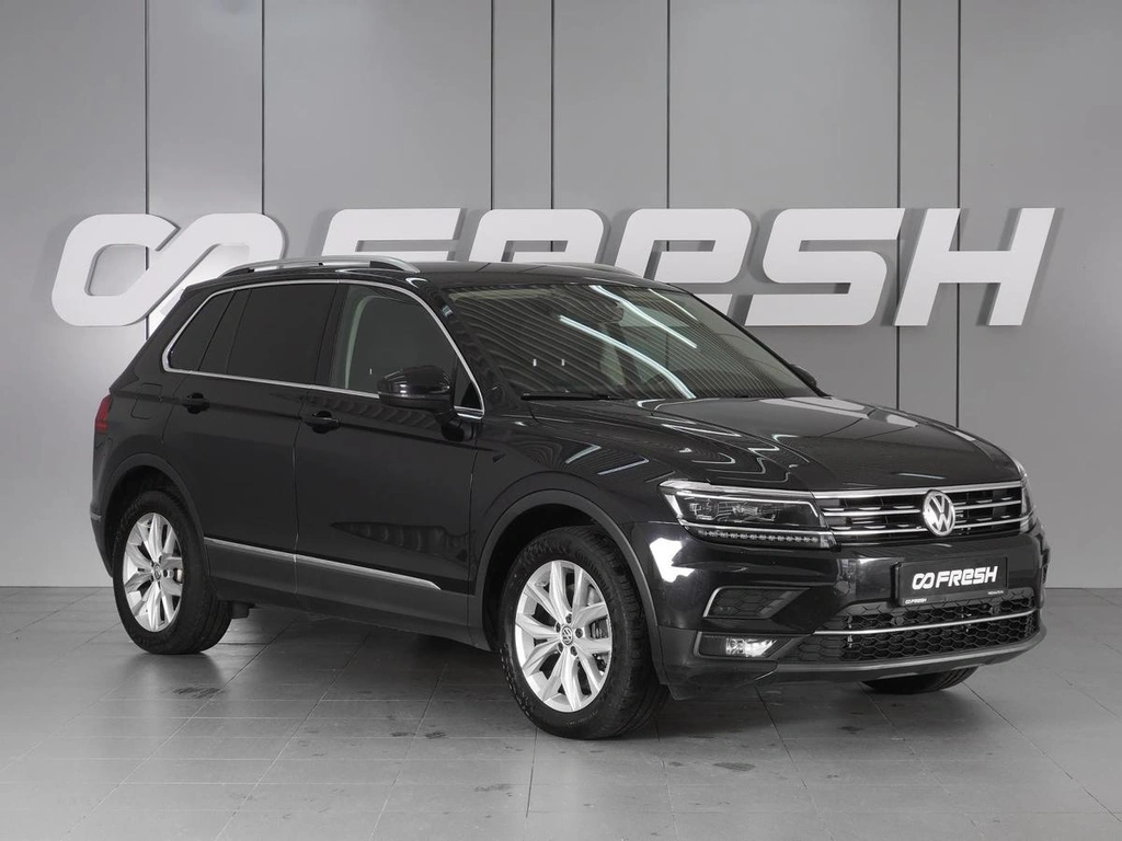 Внедорожник Volkswagen Tiguan 2018 года, 2876000 рублей, Красный Пахарь