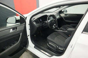 Седан Hyundai Sonata 2019 года, 2170000 рублей, Курск