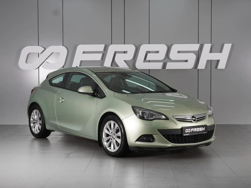 Хетчбэк Opel Astra GTC 2012 года, 925000 рублей, Красный Пахарь