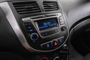 Седан Hyundai Solaris 2015 года, 899000 рублей, Красноярск