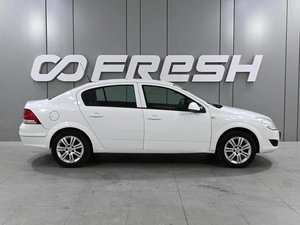 Седан Opel Astra 2012 года, 670000 рублей, Аксай