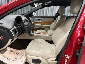 Седан Jaguar XF 2014 года, 1399000 рублей, Красноярск