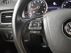 Внедорожник Volkswagen Touareg 2013 года, 2423300 рублей, Казань