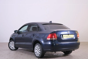 Седан Volkswagen Polo 2011 года, 829000 рублей, Омск