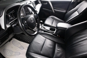 Внедорожник Toyota RAV4 2017 года, 2499000 рублей, Оренбург