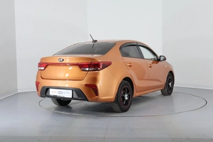 Седан Kia Rio 2019 года, 1450000 рублей, Брянск