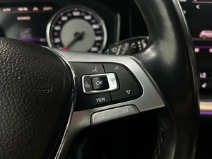 Внедорожник Volkswagen Touareg 2018 года, 3975000 рублей, Красноярск
