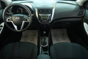 Седан Hyundai Solaris 2011 года, 959000 рублей, Омск