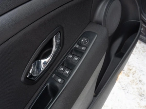 Седан Renault Fluence 2013 года, 999000 рублей, Саратов