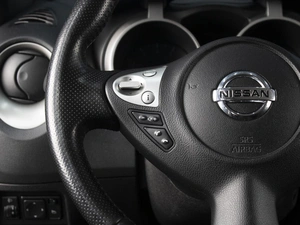 Внедорожник Nissan Juke 2013 года, 1350000 рублей, Омск