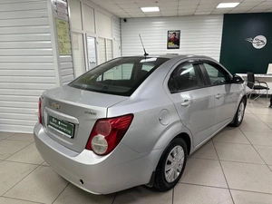 Седан Chevrolet Aveo 2014 года, 499999 рублей, Ачинск