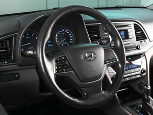 Седан Hyundai Elantra 2017 года, 1349000 рублей, Аксай