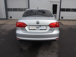 Седан Volkswagen Jetta 2013 года, 1090000 рублей, Железногорск