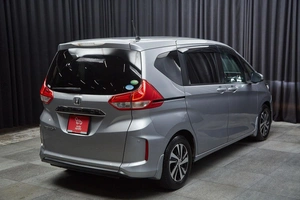 Минивэн Honda Freed+ 2018 года, 1379000 рублей, Красноярск