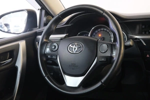 Седан Toyota Corolla 2014 года, 1399000 рублей, Омск