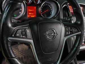 Универсал Opel Astra 2011 года, 899000 рублей, Воронеж