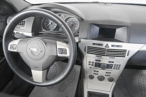 Хетчбэк Opel Astra 2008 года, 399000 рублей, Кемерово