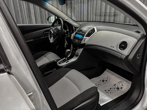 Универсал Chevrolet Cruze 2014 года, 850000 рублей, Красноярск