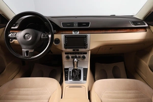 Седан Volkswagen Passat 2014 года, 1489000 рублей, Новосибирск