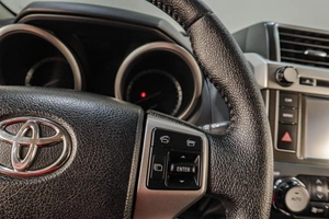 Внедорожник Toyota Land Cruiser Prado 2016 года, 4129000 рублей, Челябинск