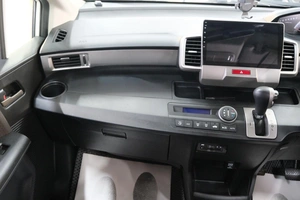 Минивэн Honda Freed 2014 года, 1299000 рублей, Омск