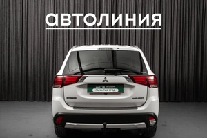 Внедорожник Mitsubishi Outlander 2016 года, 1689000 рублей, Красноярск