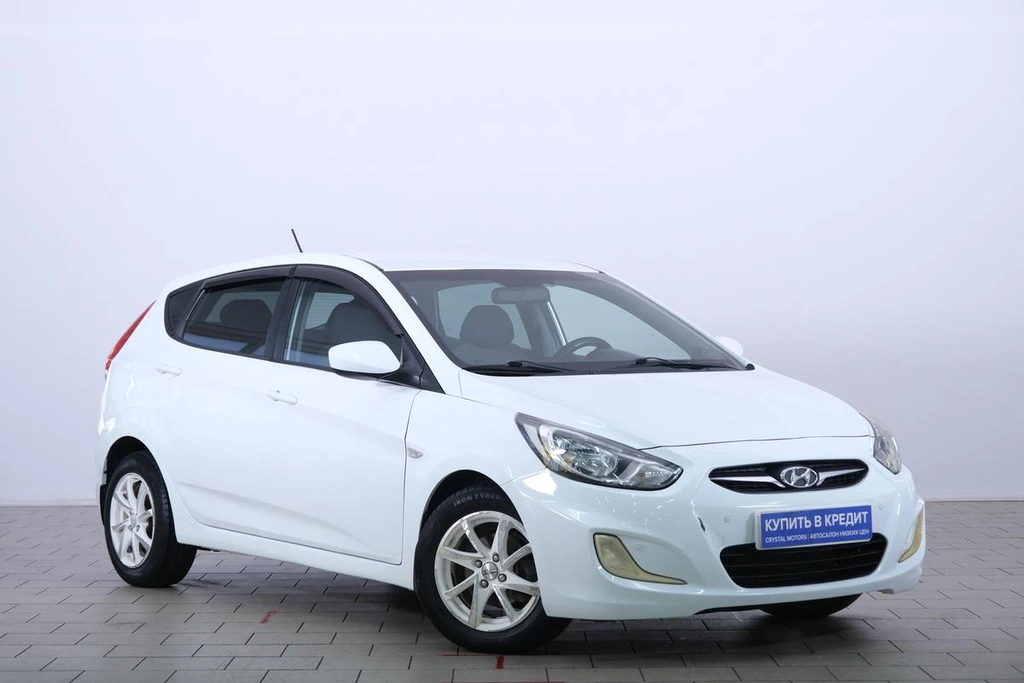 Хетчбэк Hyundai Solaris 2012 года, 739000 рублей, Омск