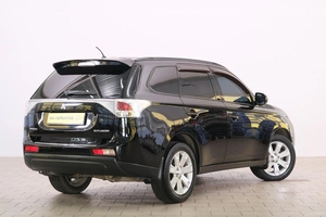 Внедорожник Mitsubishi Outlander 2014 года, 1799000 рублей, Омск
