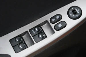 Хетчбэк Hyundai Solaris 2015 года, 949000 рублей, Омск