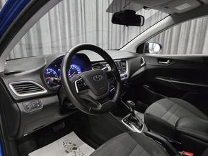 Седан Hyundai Solaris 2017 года, 1045000 рублей, Красноярск