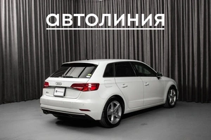 Хетчбэк Audi A3 2020 года, 1700000 рублей, Красноярск