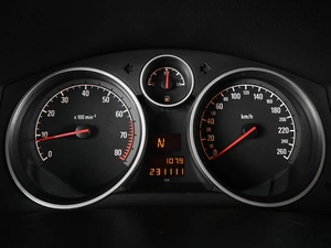 Седан Opel Astra 2010 года, 530000 рублей, Аксай